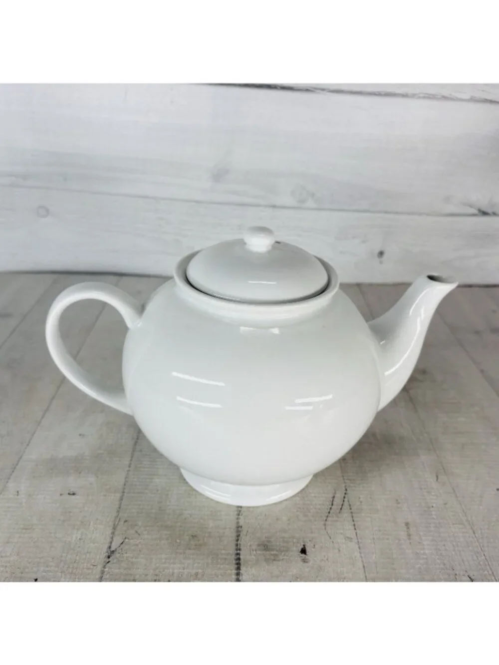 Pottery Barn THE GREAT WHITE COLLECTION Solid 7 Cups Stoneware Lidded Teapot